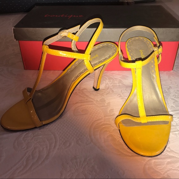 Yellow Patent Strappy Heeled Sandal Women’s SZ 4.5 - Picture 1 of 5